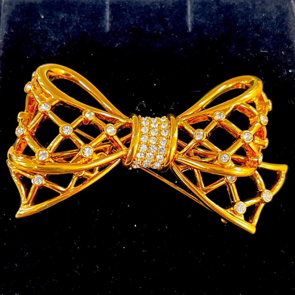 Swarovski 3-D Gold Tone Crystal Bow Brooch Pin Signed Swan EUC